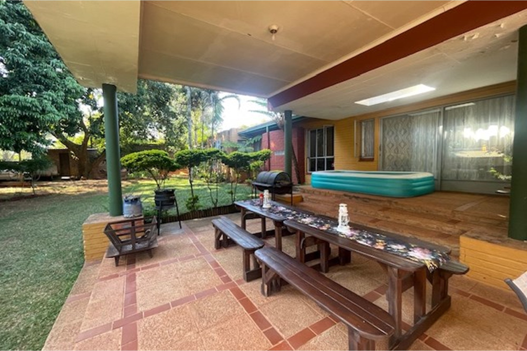 Charming 4 Bedroom Home with 3 Bedroom Cottage in Parkville For Sale