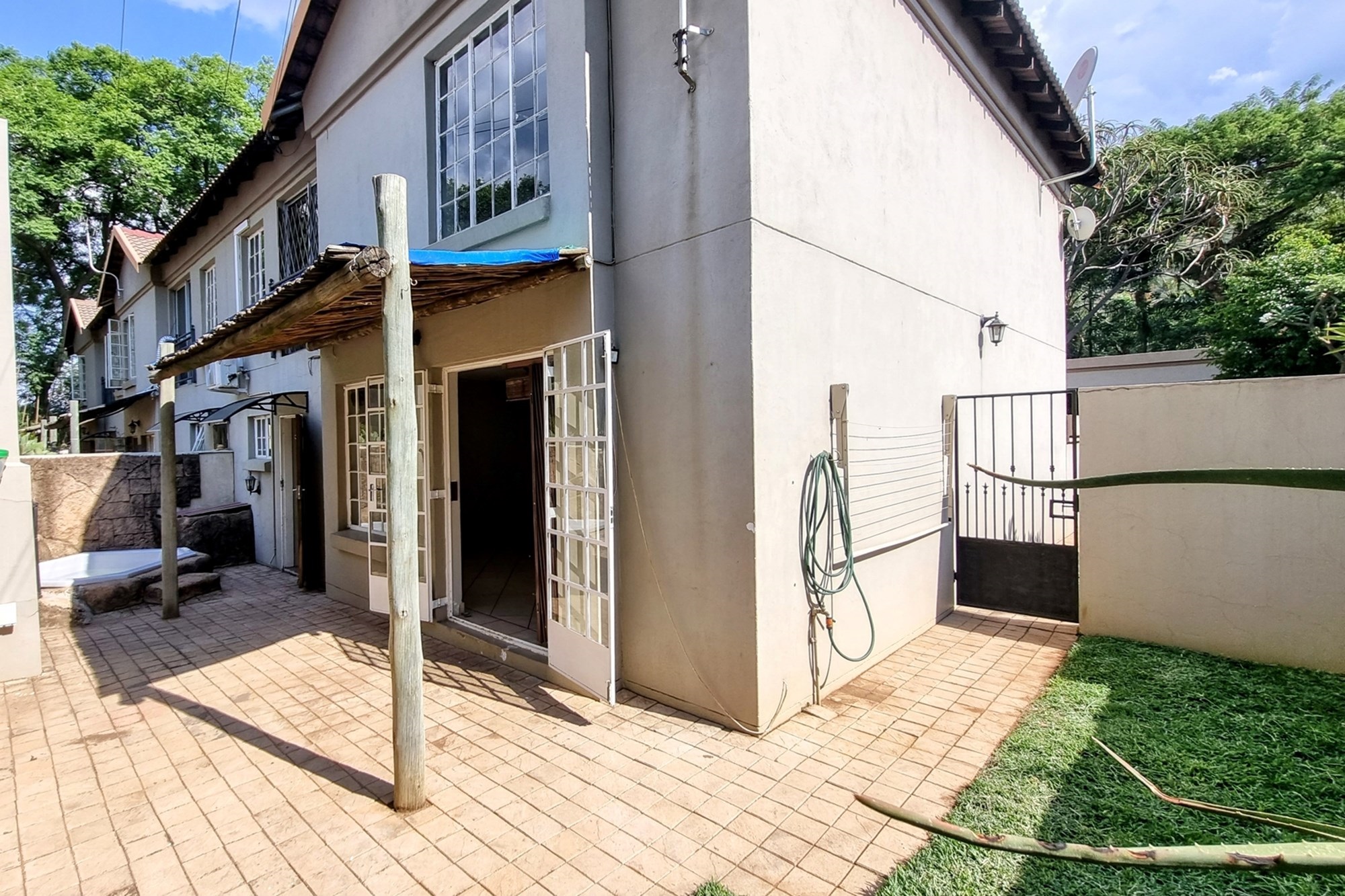 3 Bedroom Townhouse For Sale in Pretoria North with Jacuzzi in a 6 Unit Complex