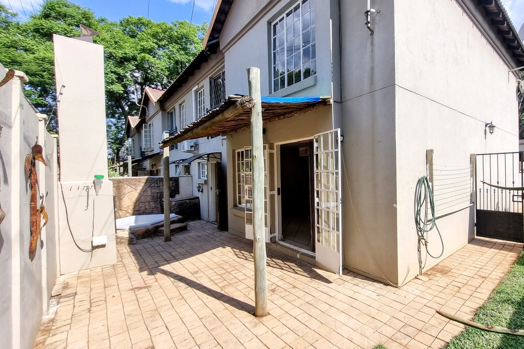 3 Bedroom Townhouse For Sale in Pretoria North with Jacuzzi in a 6 Unit Complex