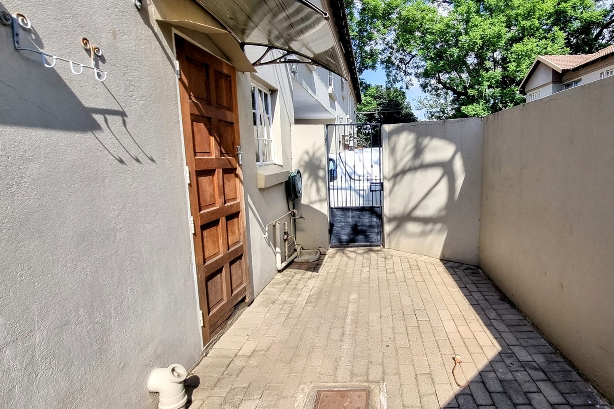 3 Bedroom Townhouse For Sale in Pretoria North with Jacuzzi in a 6 Unit Complex