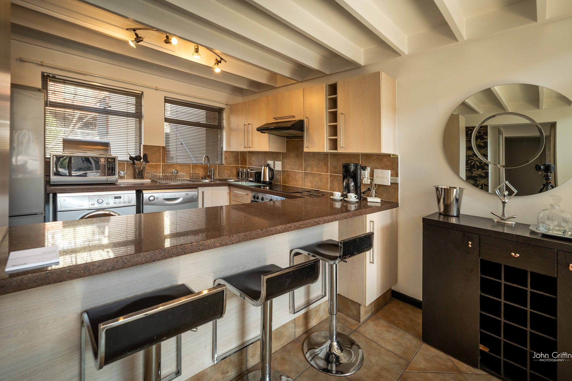 Apartment for rent in Bryanston, Sandton, 180 m²
