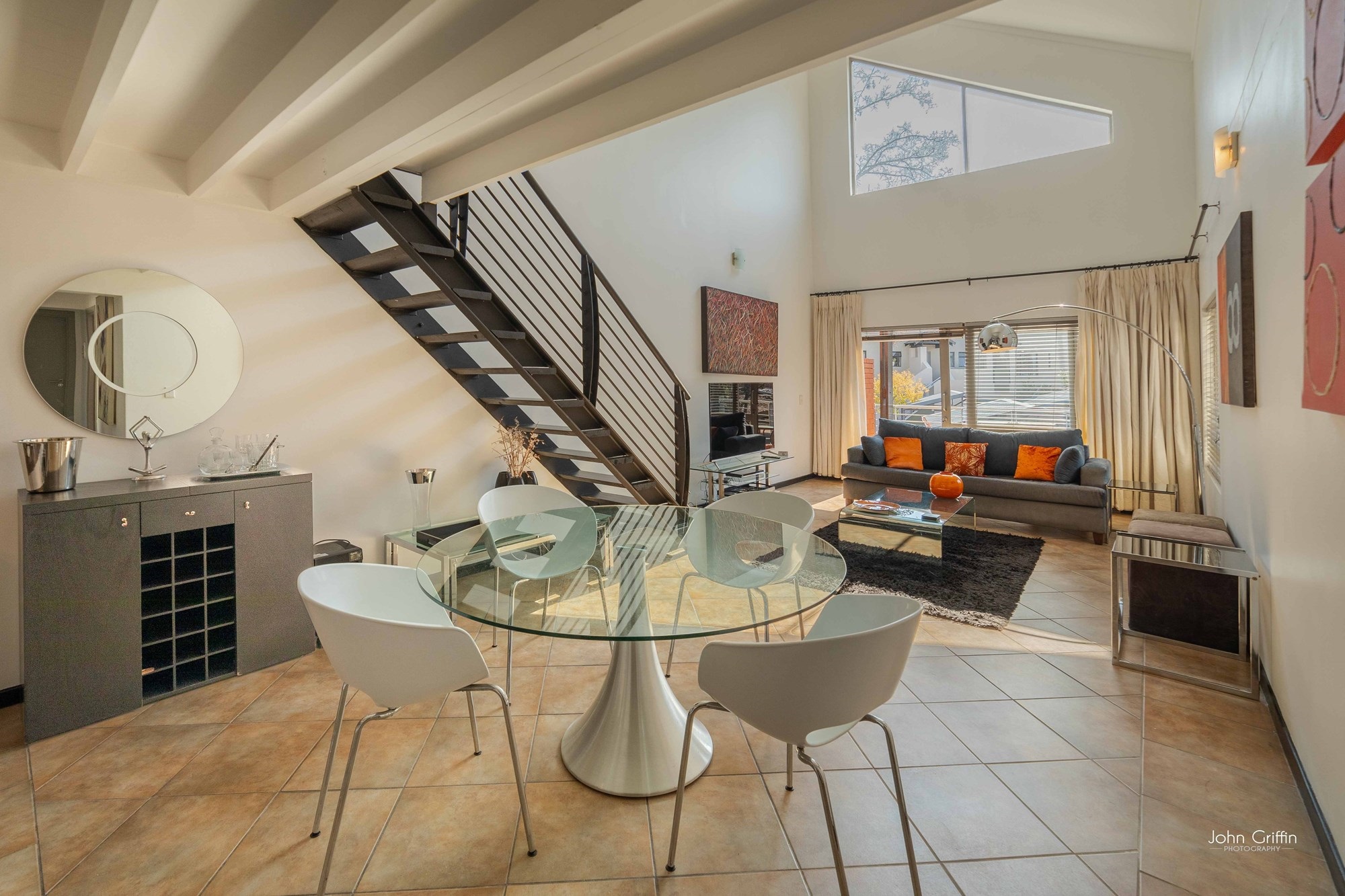 Apartment for rent in Bryanston, Sandton, 180 m²
