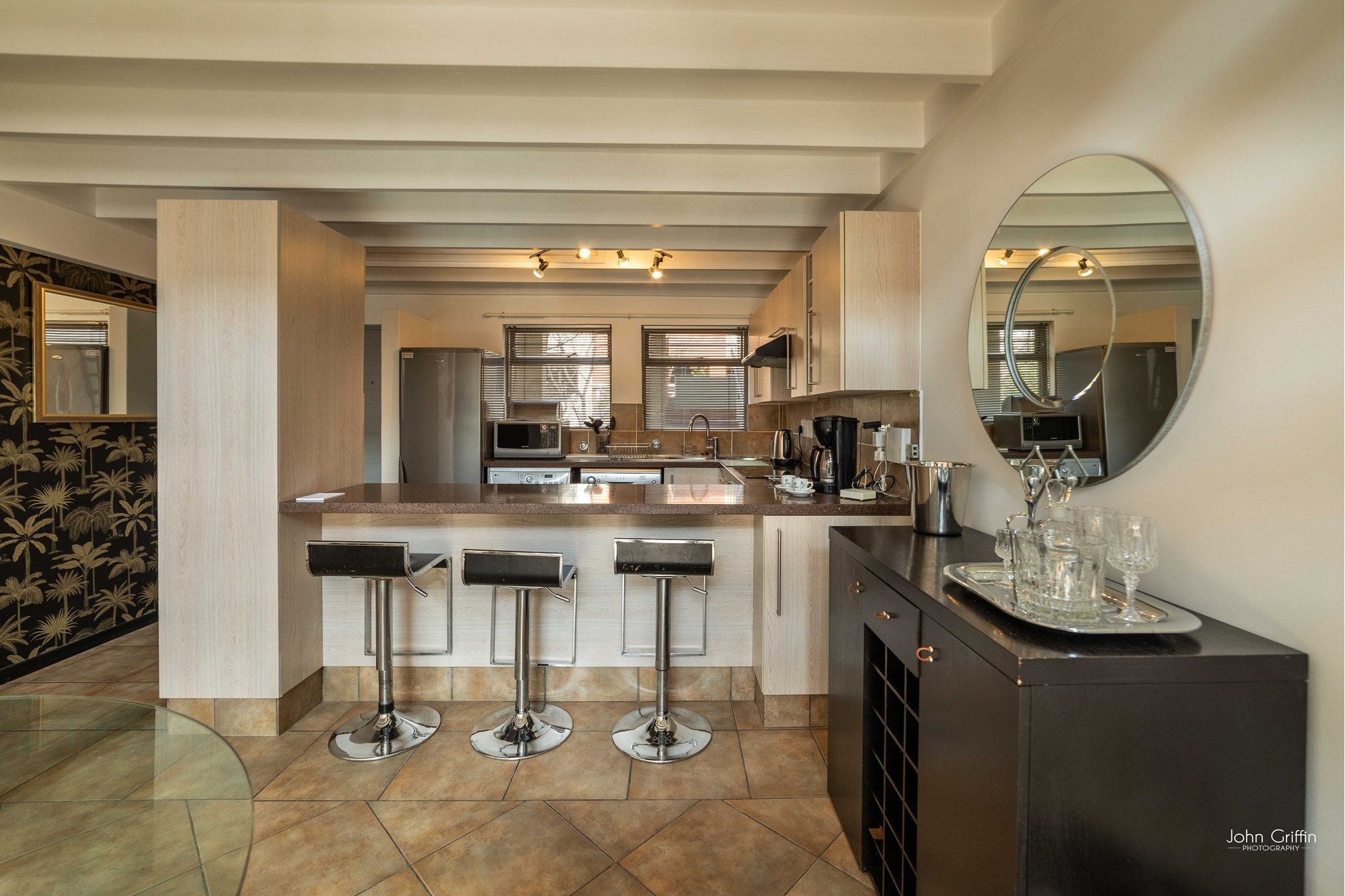 Apartment for rent in Bryanston, Sandton, 180 m²