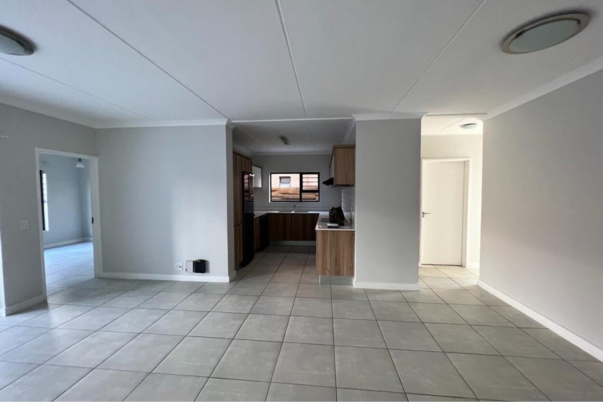 STUNNING 3 BEDROOM, 2 BATHROOM, GROUND FLOOR UNIT FOR SALE IN POPULAR LIFESTYLE ESTATE "THE BLYDE"