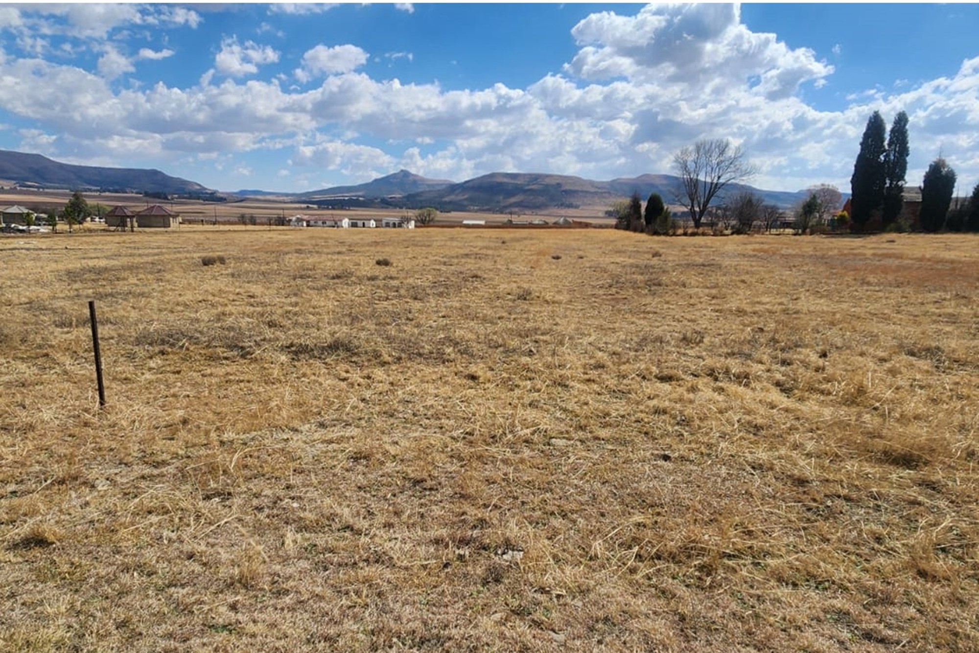 "Prime Land in Wakkerstroom: 5,710sqm Dream Site"