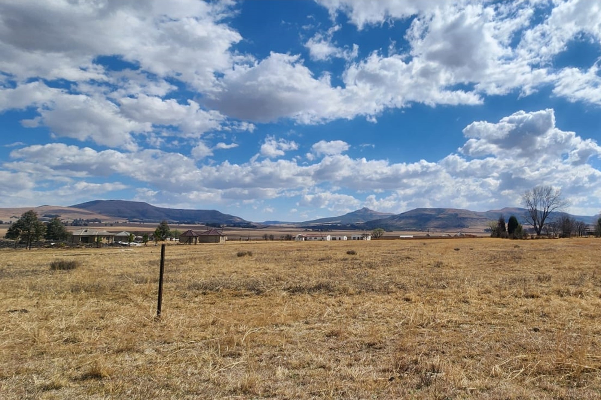 "Prime Land in Wakkerstroom: 5,710sqm Dream Site"