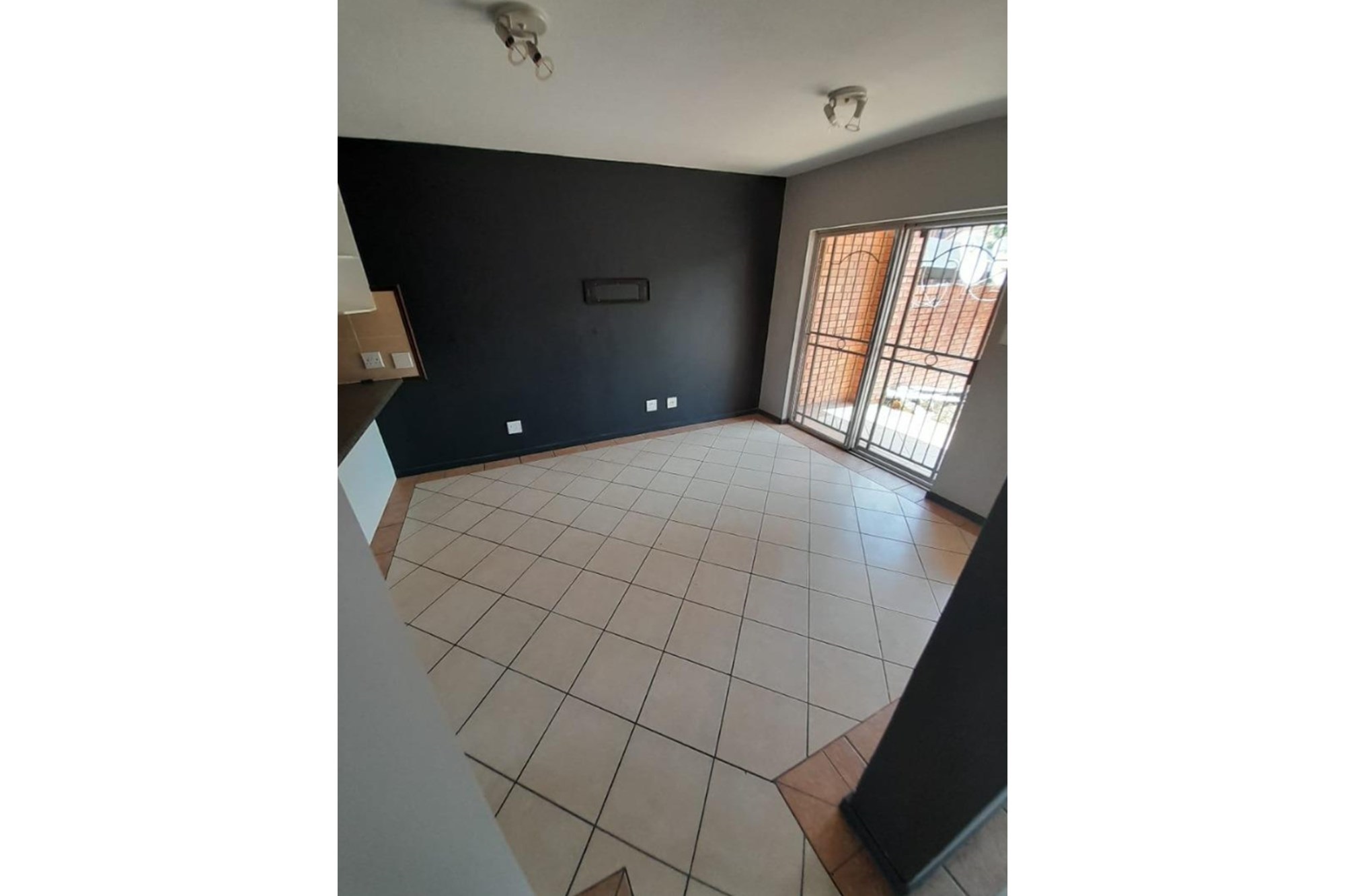 Midrand - 2 Bedroom Corner Stack Unit For Sale