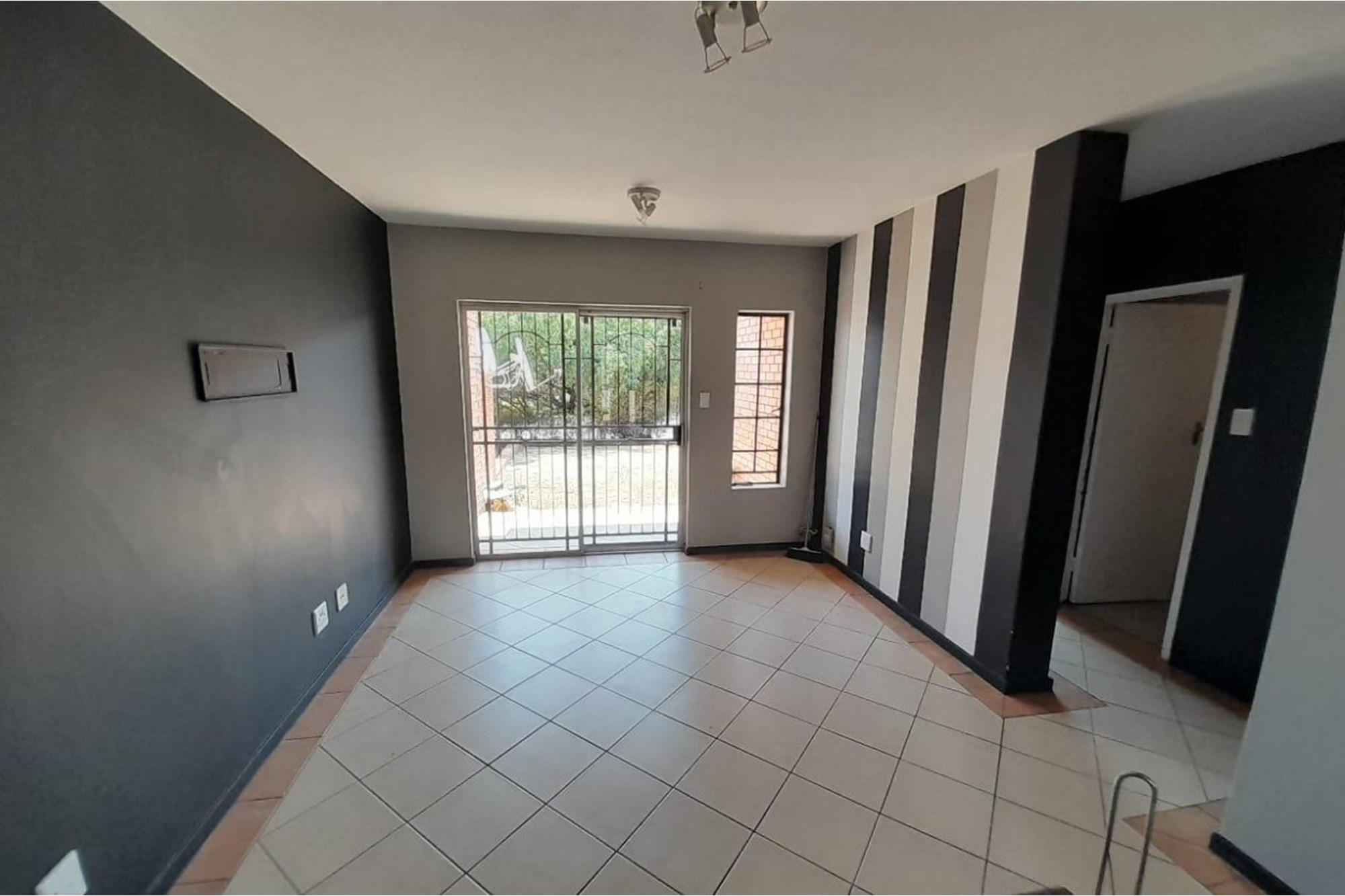 Midrand - 2 Bedroom Corner Stack Unit For Sale