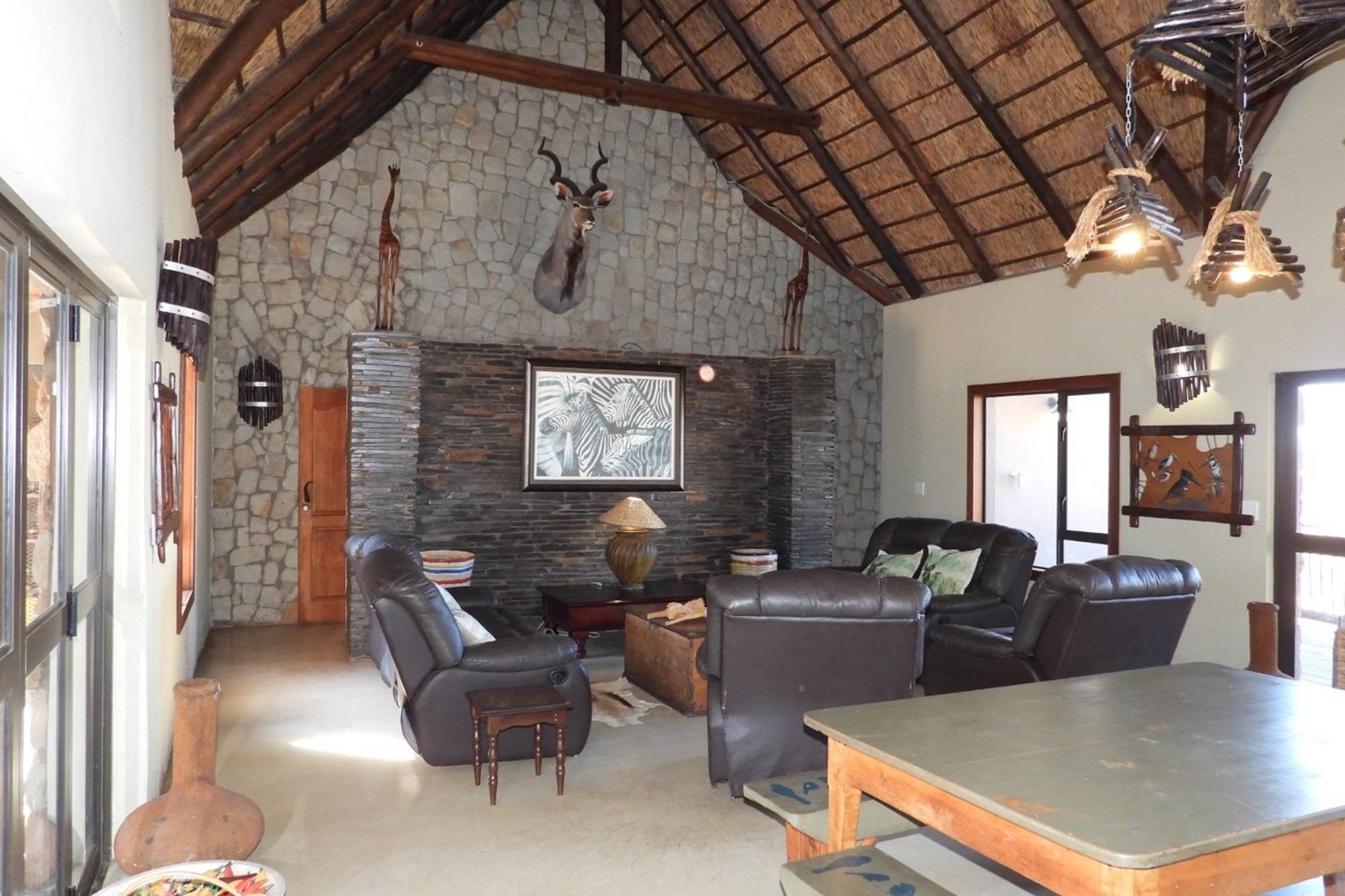 UNDER OFFER Charming 4-bedroom thatch home for Sale - Highlands Wilderness, Bela Bela