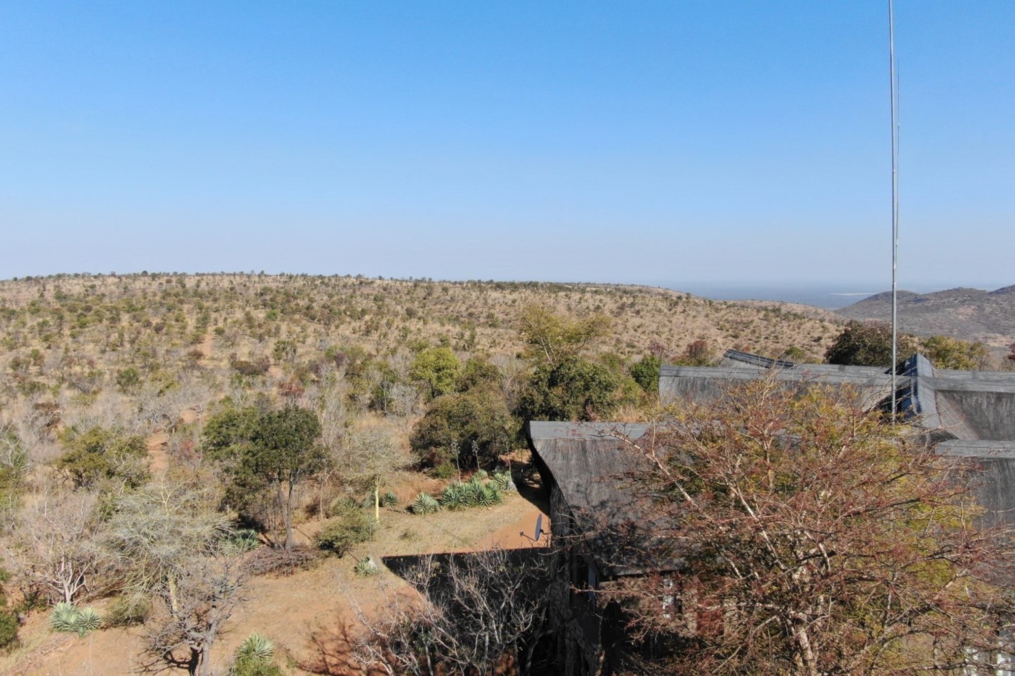 UNDER OFFER Charming 4-bedroom thatch home for Sale - Highlands Wilderness, Bela Bela