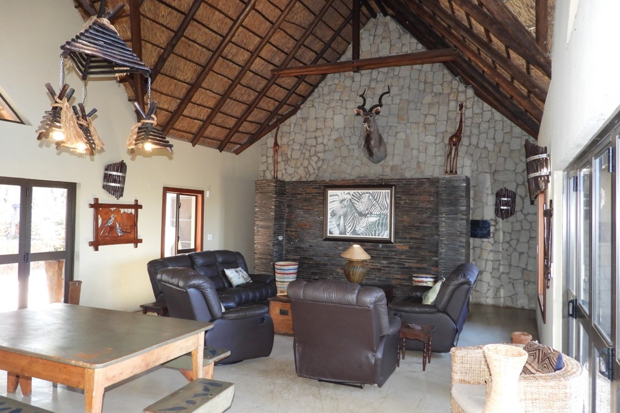 UNDER OFFER Charming 4-bedroom thatch home for Sale - Highlands Wilderness, Bela Bela