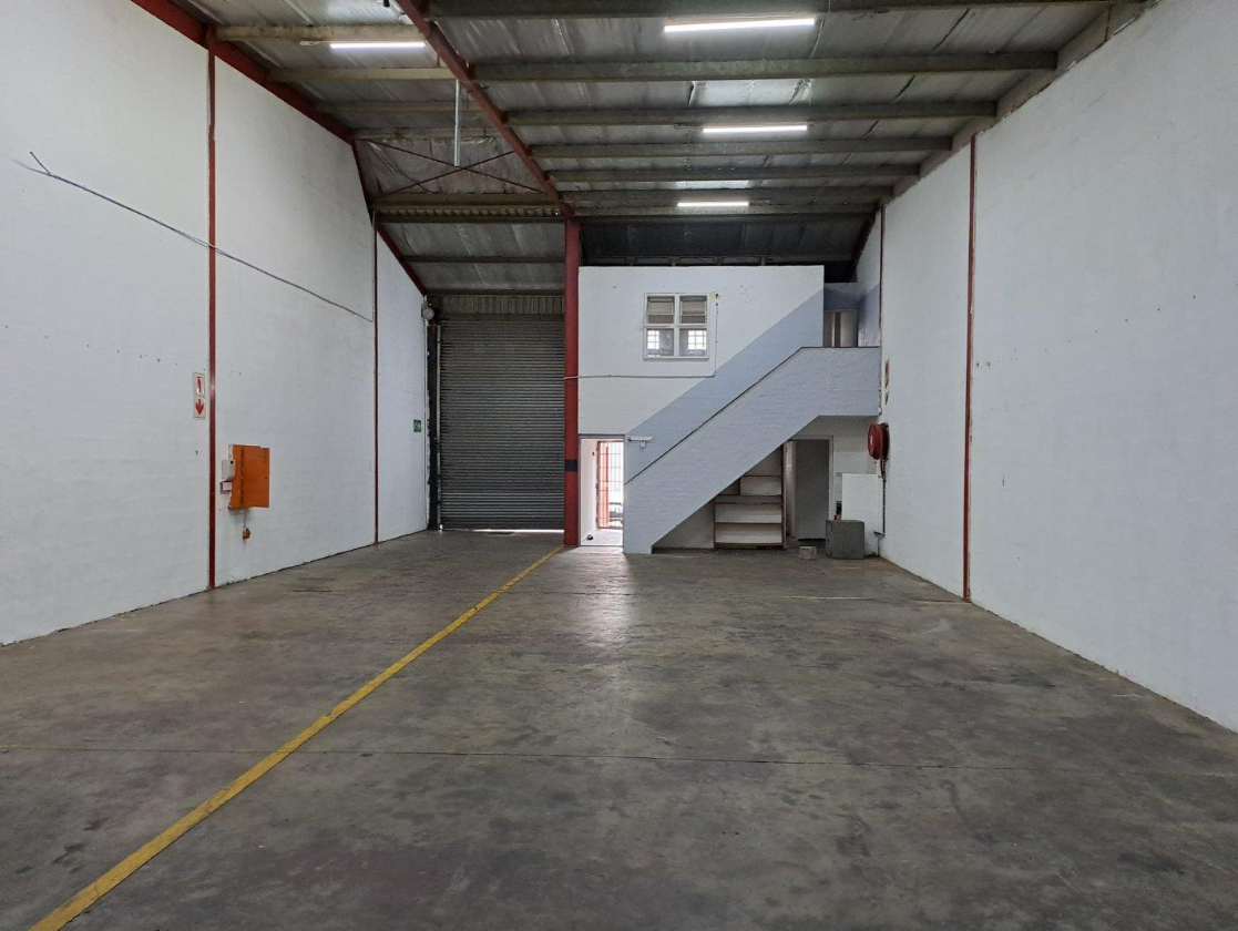 Warehouse to let in Springfield Park.