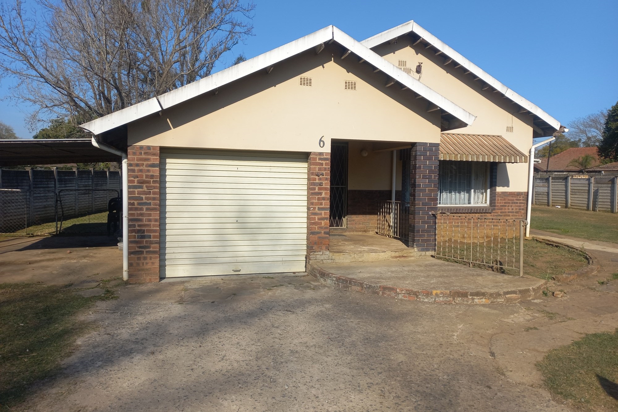 SCOTTSVILLE FAMILY HOUE OR CHANGE IT TO STUDENT ACCOMMODATION