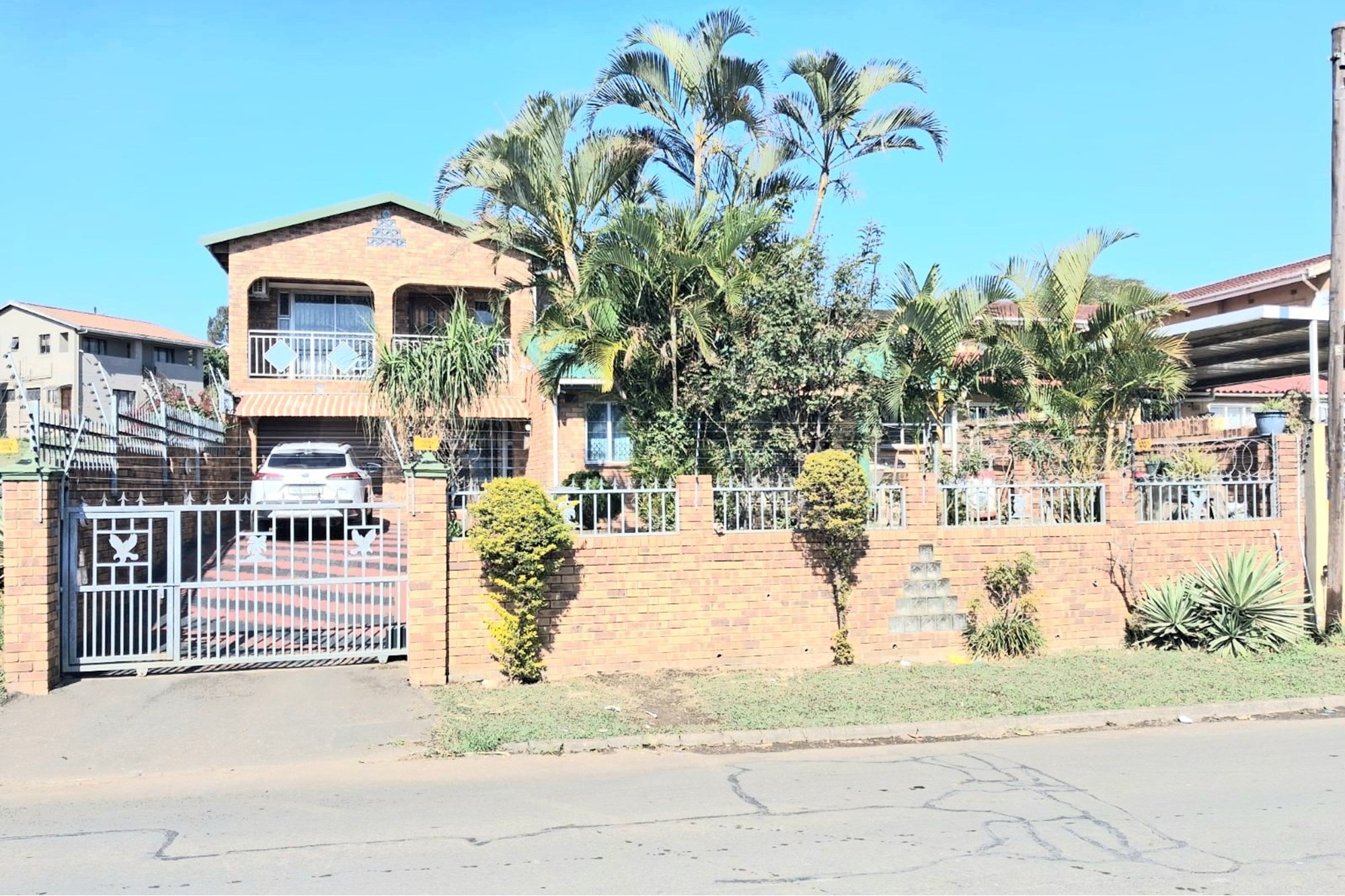3 PROPERTIES FOR THE PRICE OF ONE! Modern Corner Simplex for Sale in Rydalvale Phoenix