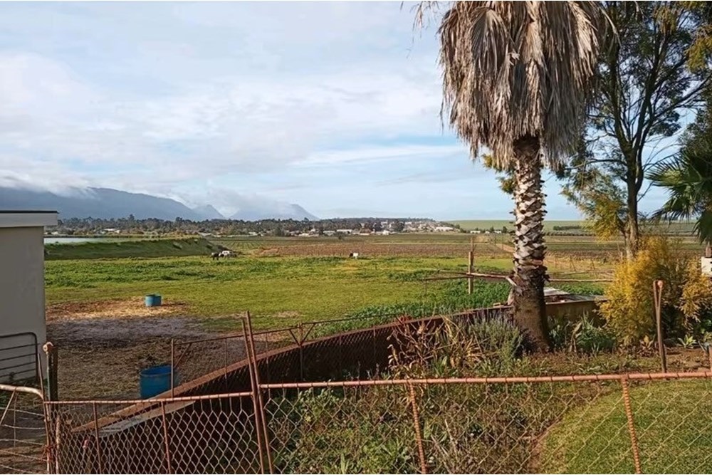 Smallholding in this serene and tranquil location in Porterville , Western Cape