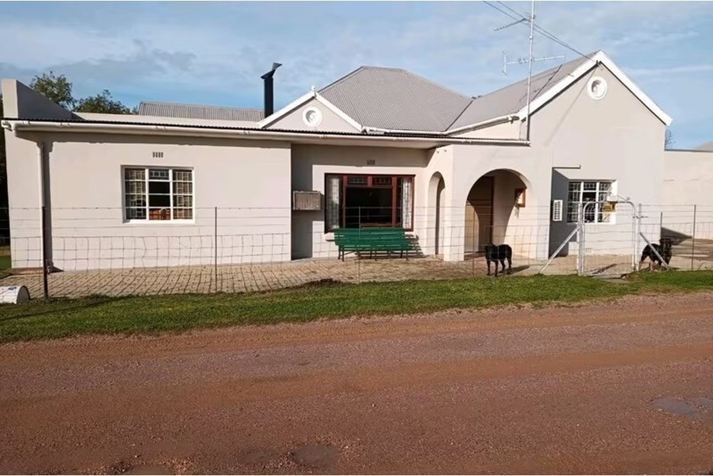 Smallholding in this serene and tranquil location in Porterville , Western Cape