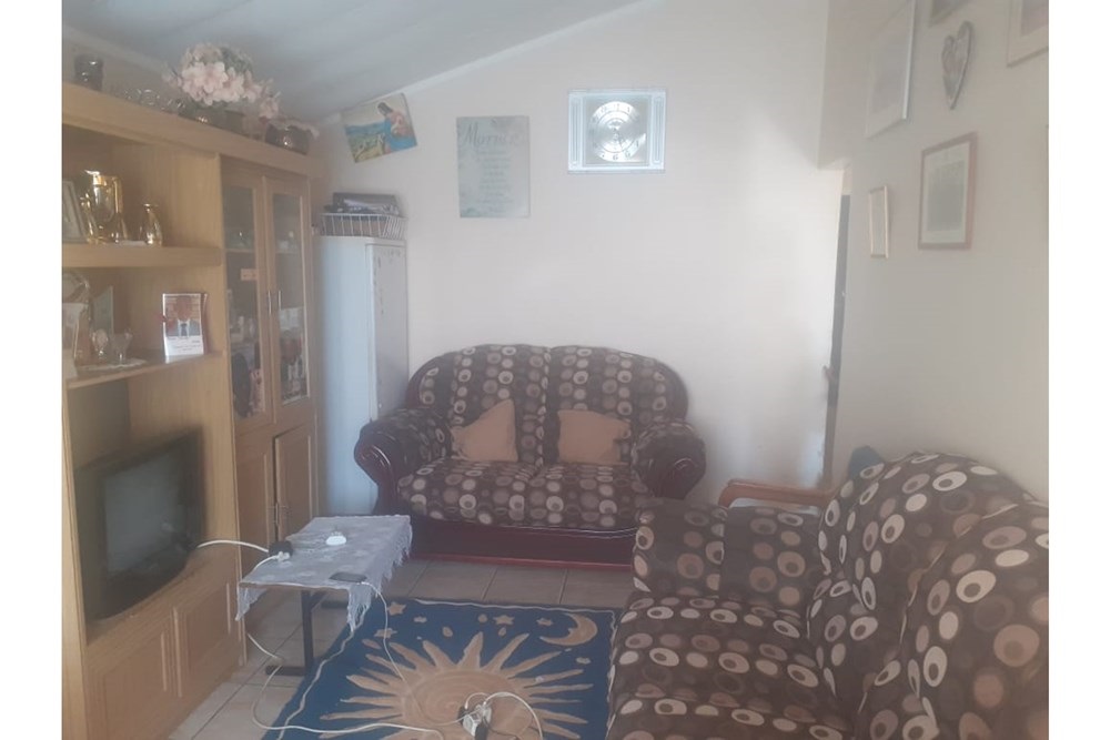 House for sale in Roodepan, Kimberley, 338 m²