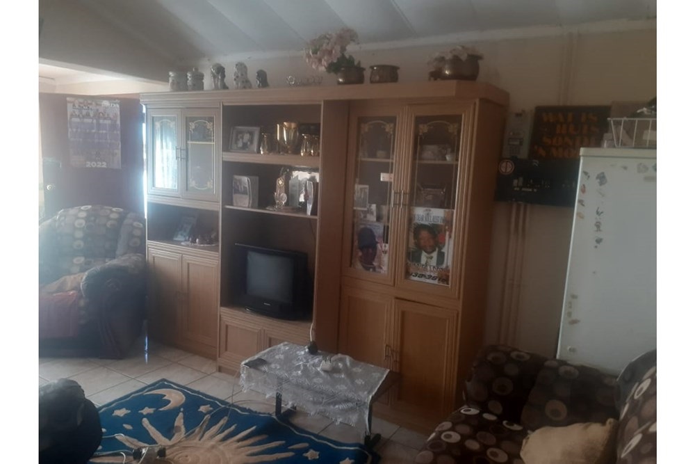 House for sale in Roodepan, Kimberley, 338 m²