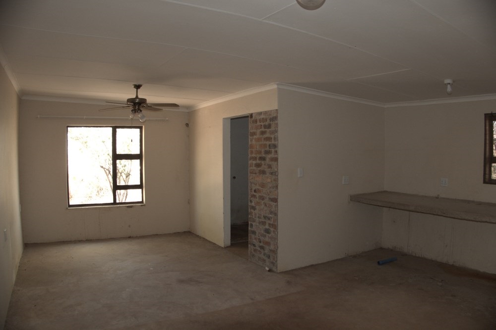 Lifestyle Smallholding, 1 hectare with 4 bedroom house for Sale in Bela Bela