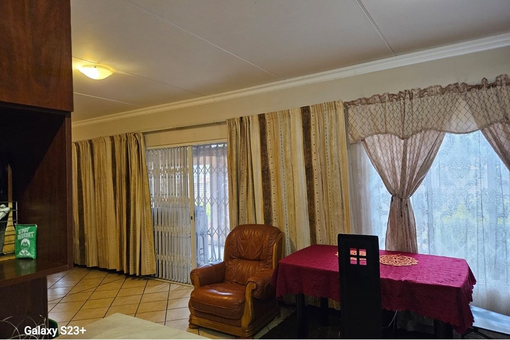 Duplex For Sale in Willow Acres, Pretoria