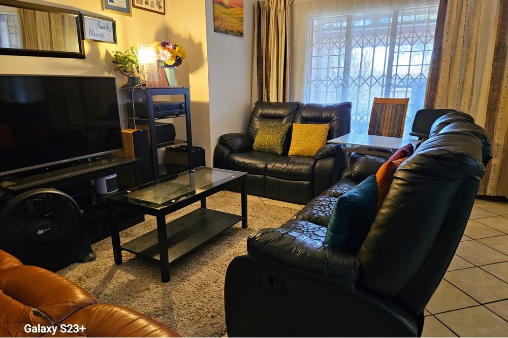 Duplex For Sale in Willow Acres, Pretoria