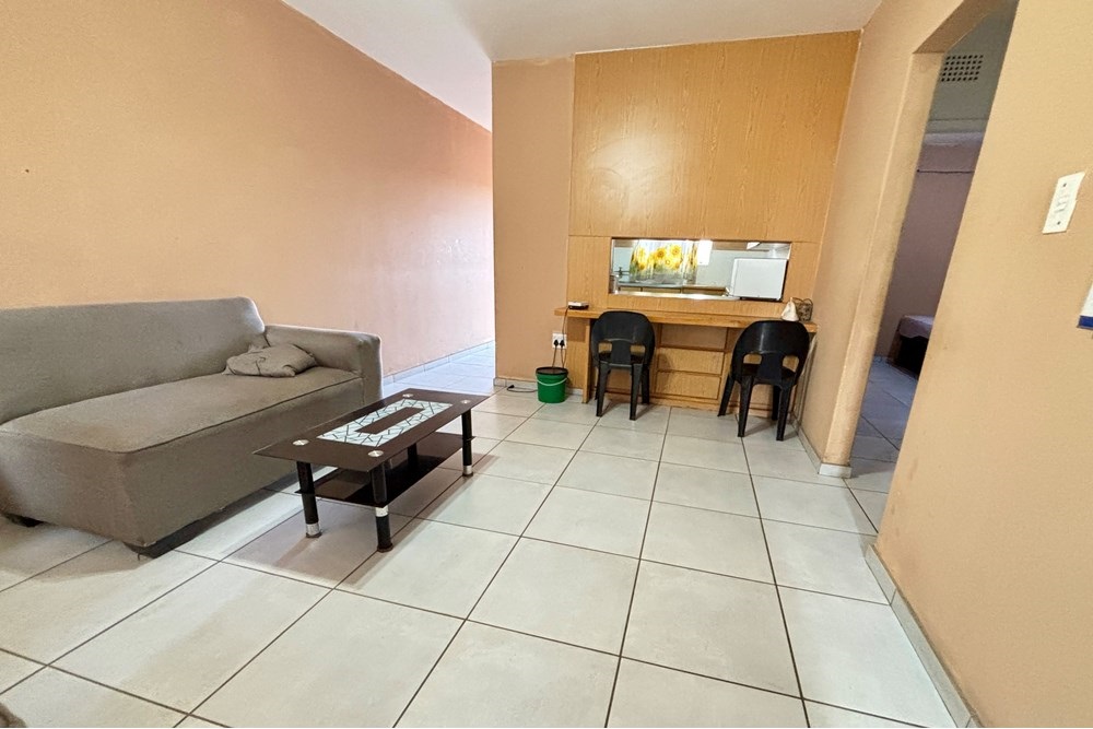 Apartment For Sale in Vanderbijlpark Central, Vanderbijlpark