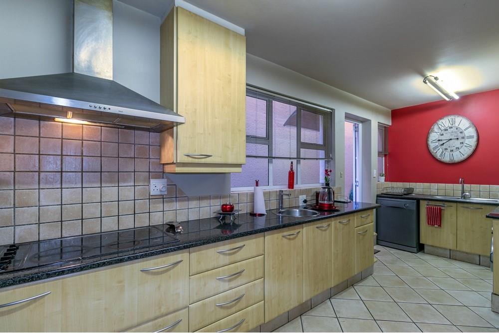 Sophisticated Family Living in an Exclusive Secure Estate