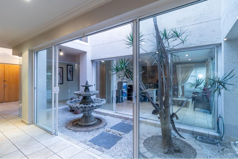 House for sale in St Andrews, Bedfordview, 352 m²