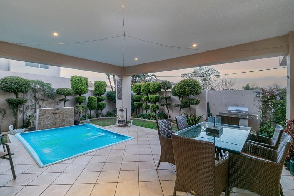 House for sale in St Andrews, Bedfordview, 352 m²