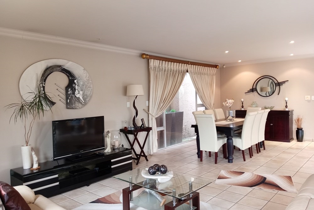 Sophisticated Family Living in an Exclusive Secure Estate