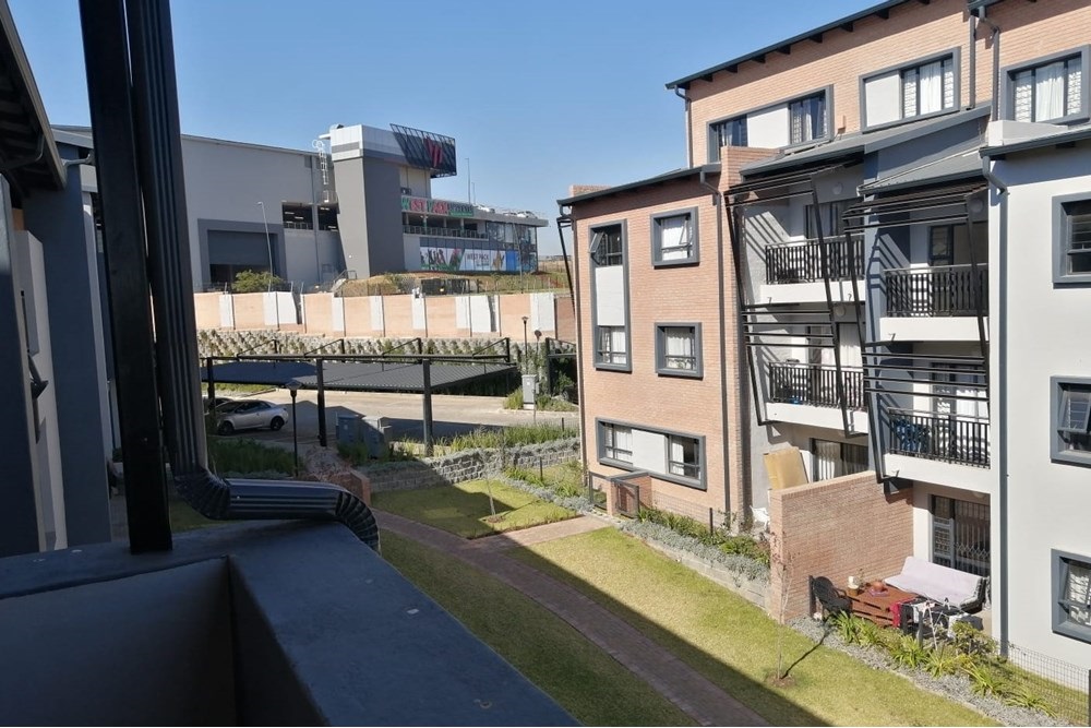 Apartment For Sale in Vorna Valley, Midrand