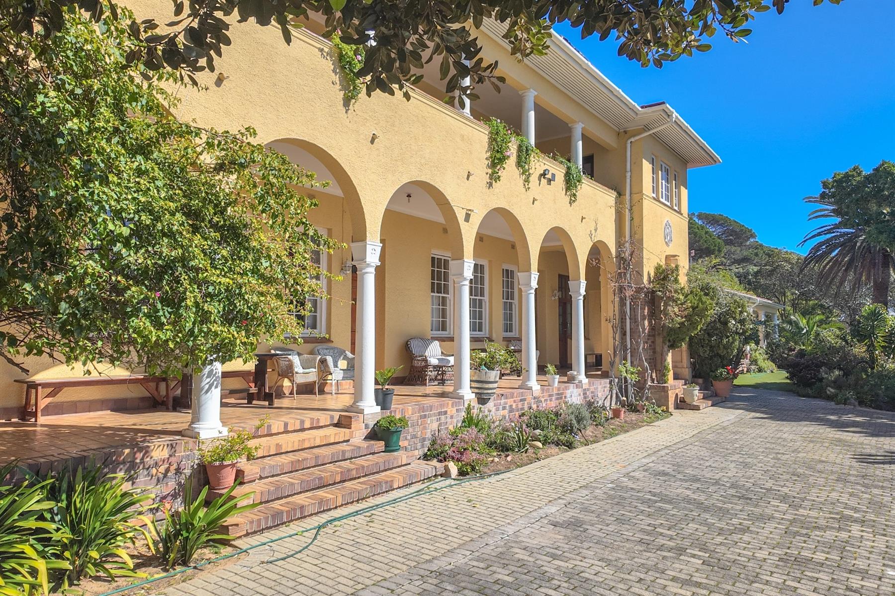 House For Sale in Simons Town