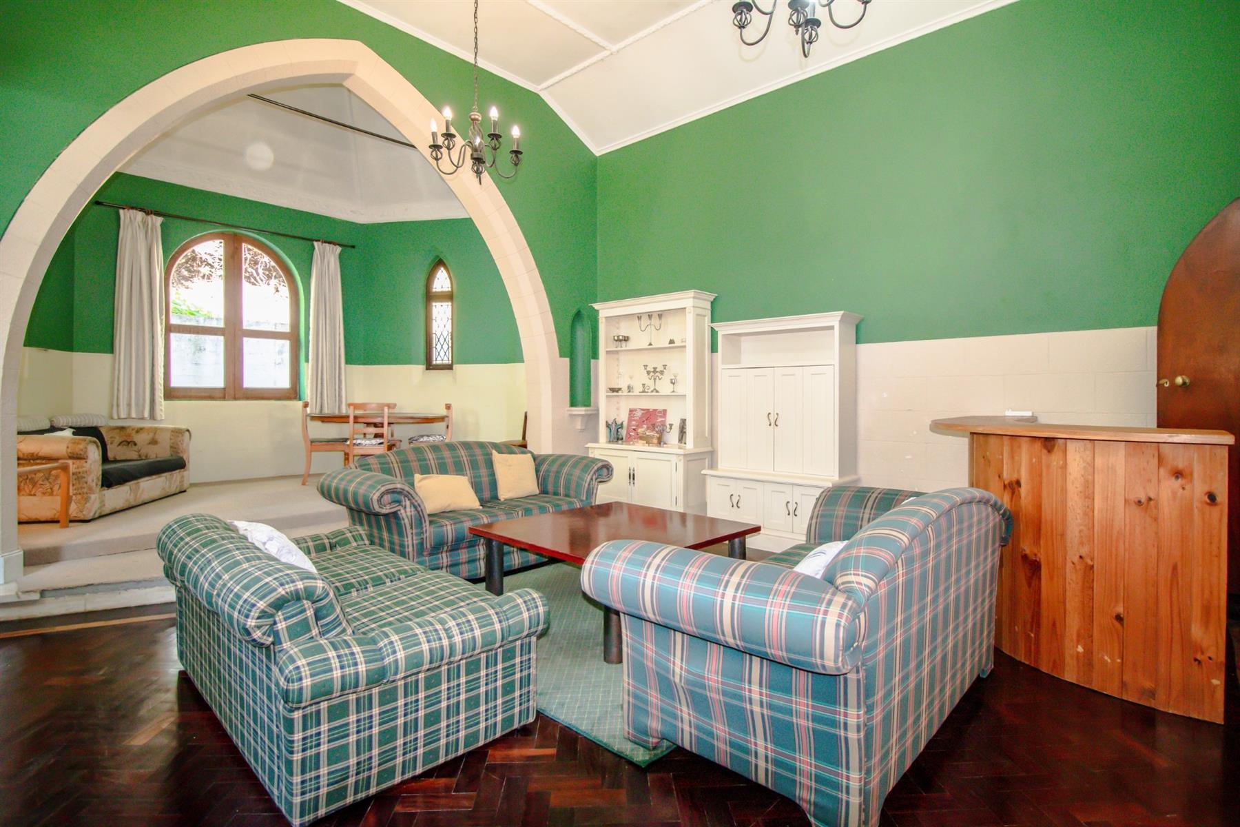 House For Sale in Simons Town
