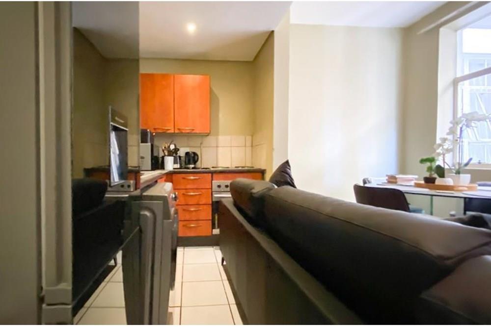 Apartment For Sale in Braamfontein, Johannesburg