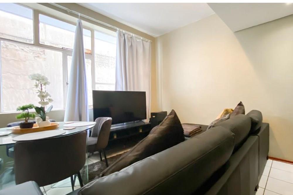 Apartment For Sale in Braamfontein, Johannesburg