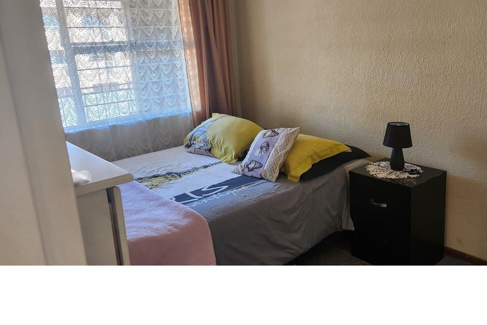 Townhouse For Sale in Florida, Roodepoort