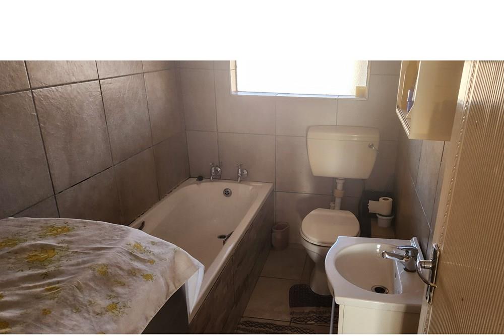 Townhouse For Sale in Florida, Roodepoort