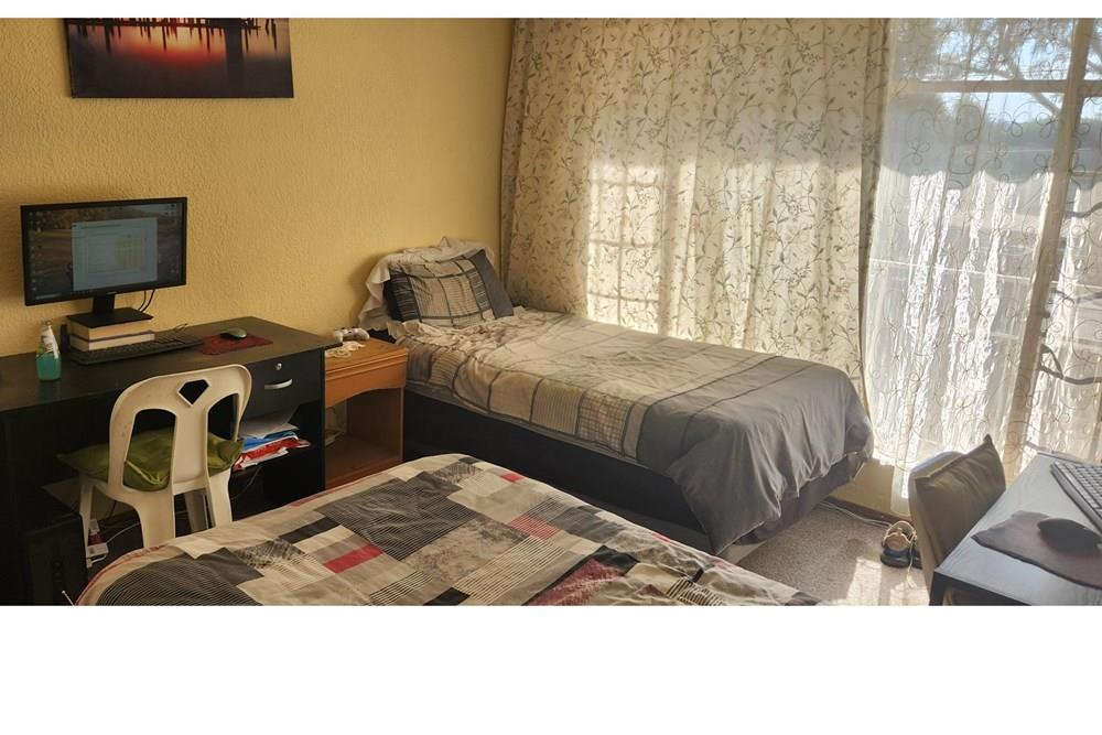 Townhouse For Sale in Florida, Roodepoort