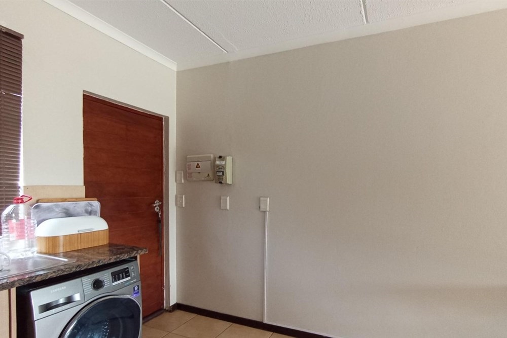 Apartment For Sale in Greenstone Hill, Edenvale