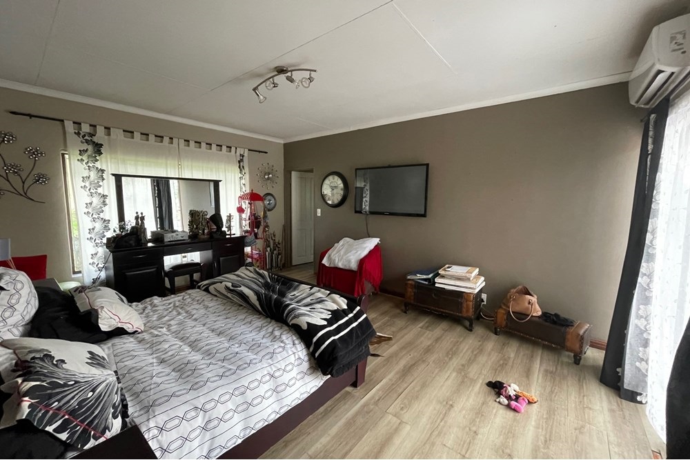 Smallholding For Sale in with 4 dwellings, White River