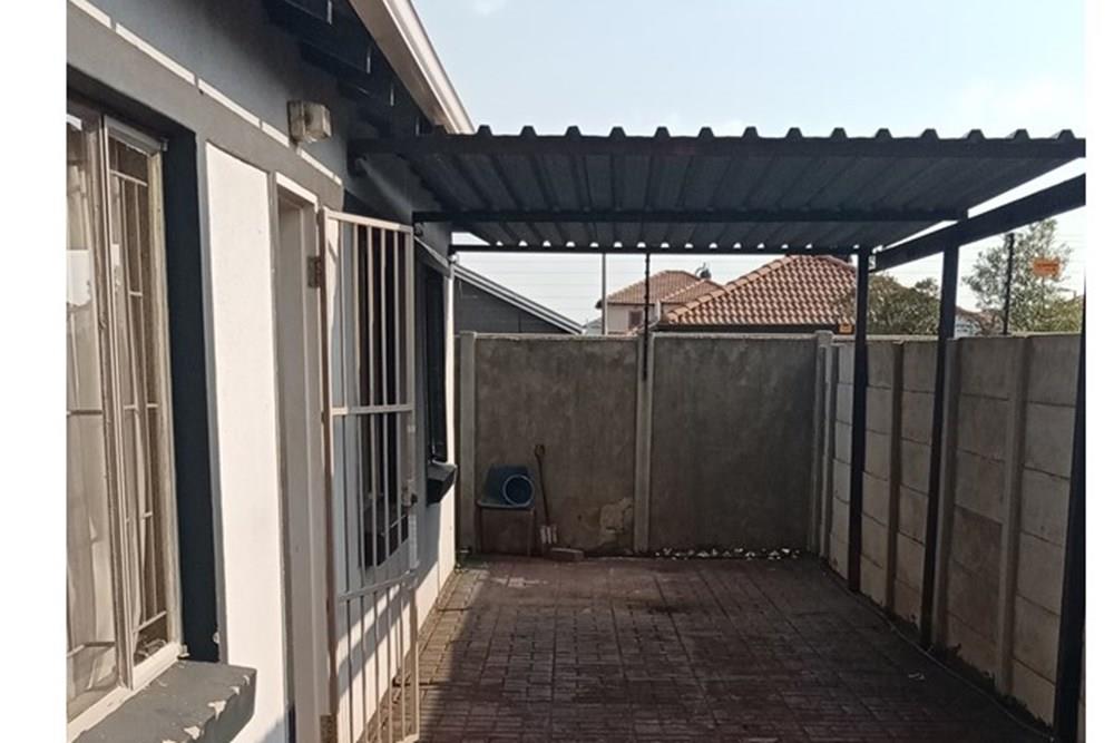 House For Sale in Leopard's Rest Security Estate, Albertsdal, Alberton