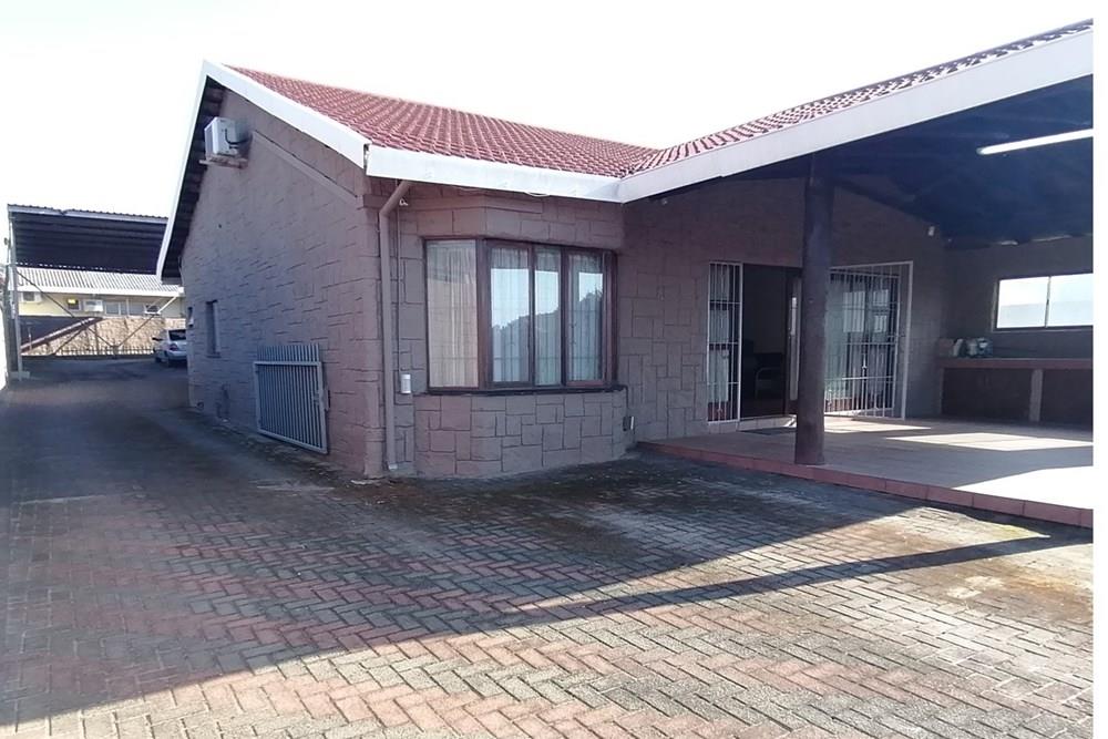 Shelly Beach. Investment Home Close To Mall And Beach