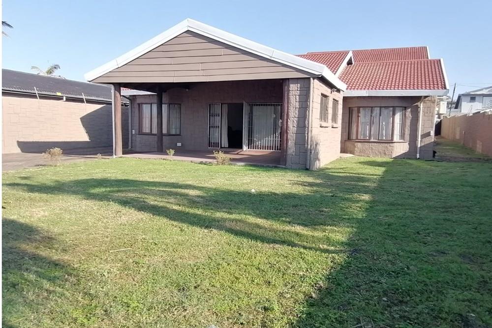 Shelly Beach. Investment Home Close To Mall And Beach