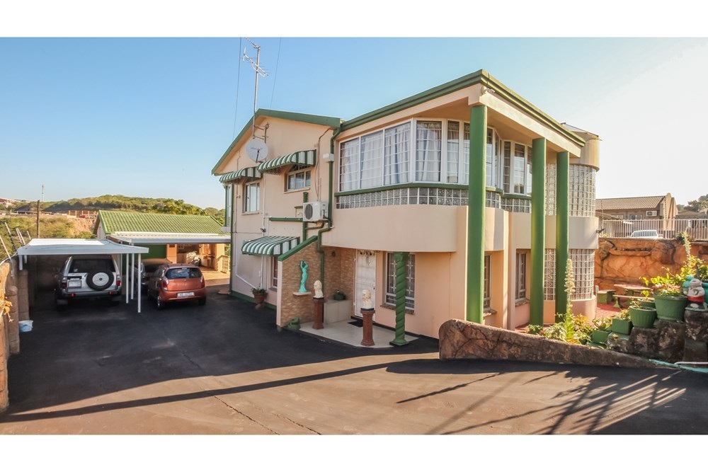 7 Beds 7 Baths House For Sale in Burlington Heights, Chatsworth, KwaZulu Natal