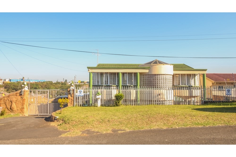 7 Beds 7 Baths House For Sale in Burlington Heights, Chatsworth, KwaZulu Natal