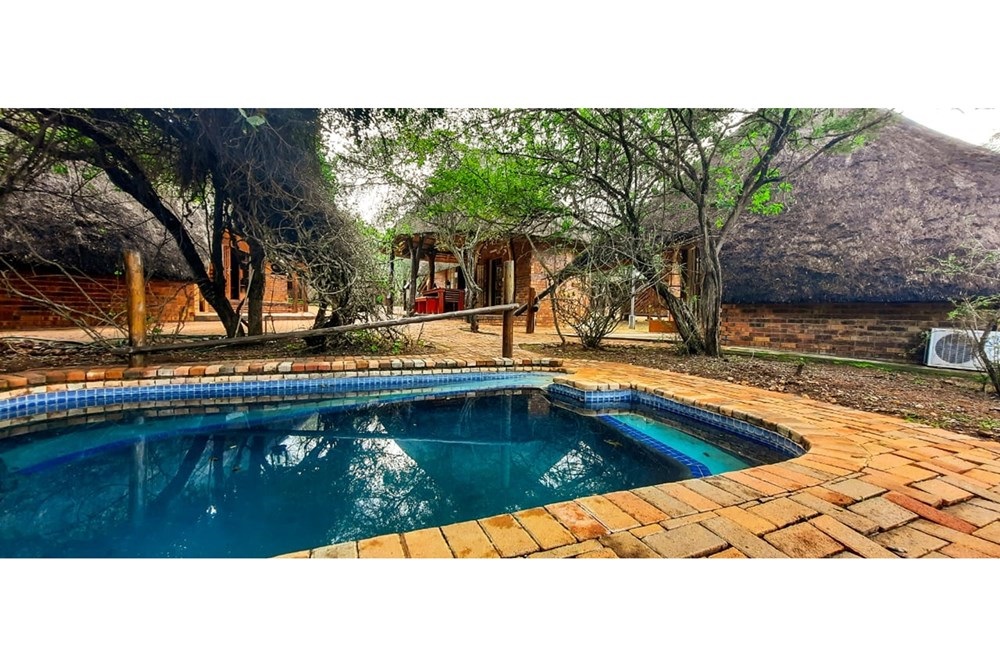 Cottage for sale in Marloth Park, 4680 m²