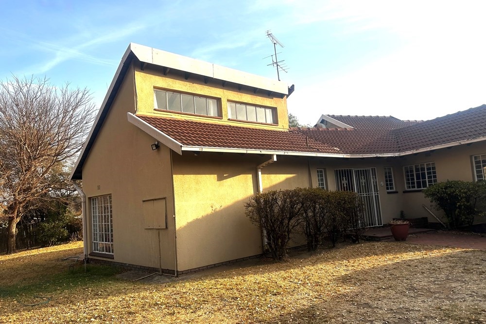 home Sale in President Park, Midrand