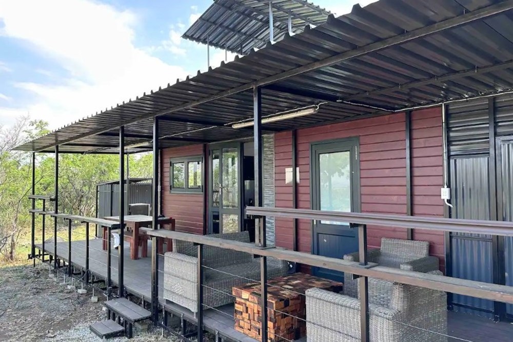 Exceptional 10-Hectare Kalkheuwel Farm with Established Bed and Breakfast Income Potential
