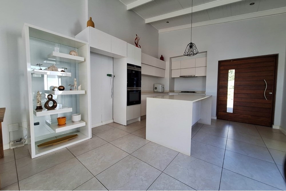 Apartment To Rent in Shakas Rock, Ballito, KwaZulu Natal