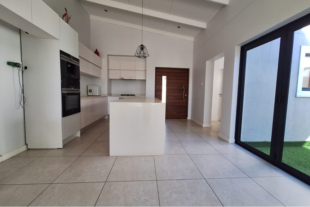 Apartment To Rent in Shakas Rock, Ballito, KwaZulu Natal